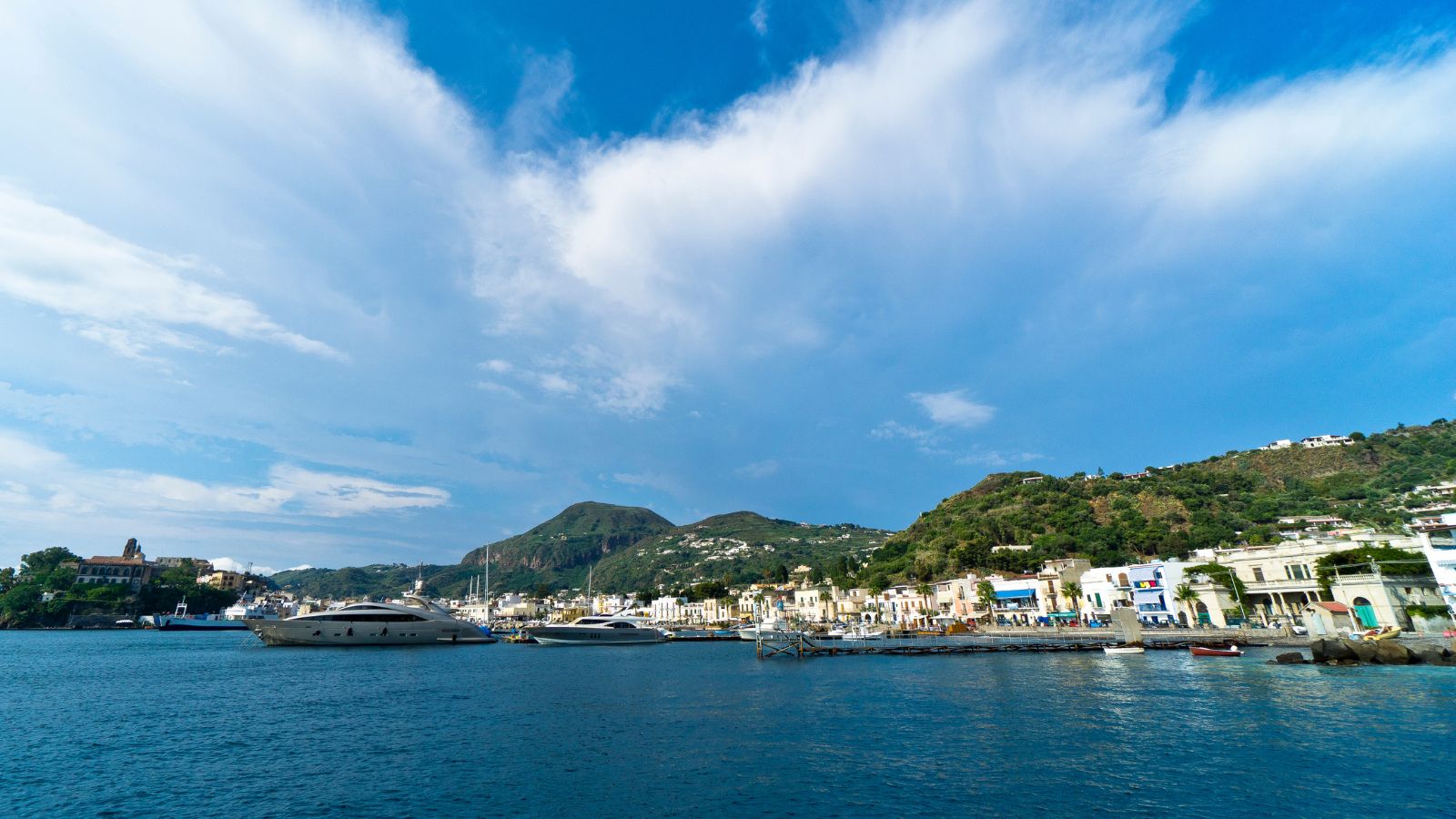 family-sailing-route-aeolian-islands-italy Family yacht charter holidays in Italy - amalfi coast