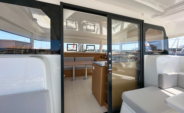 1_excess-11-ez-ukutu-f955195d-3 Superyachts For Sale and Charter 1uk.com - Superyachts For Sale