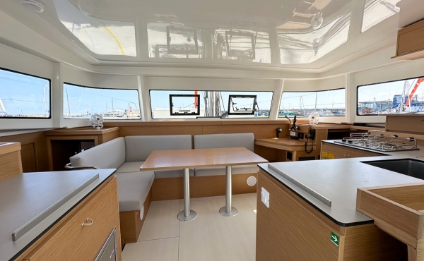 1_excess-11-ez-ukutu-fcf8667b-e Superyachts For Sale and Charter 1uk.com - Superyachts For Sale